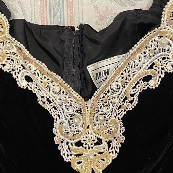 Vintage 80s Black Velvet Lace Gown StraplessOff-Shoulder Zum Zum Sheath Black - Picture 9 of 12